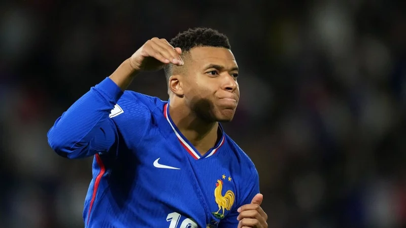 Kylian Mbapp&eacute; lie&szlig; die Franzosen in Paris jubeln. - &copy; Christophe Ena/AP/dpa