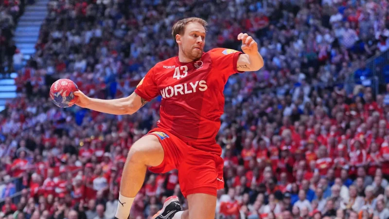 Der Transfer-Wirbel um Simon Pytlick sorgt für Ärger vor dem Handball-Topspiel. (Archivbild) - © Soeren Stache/dpa