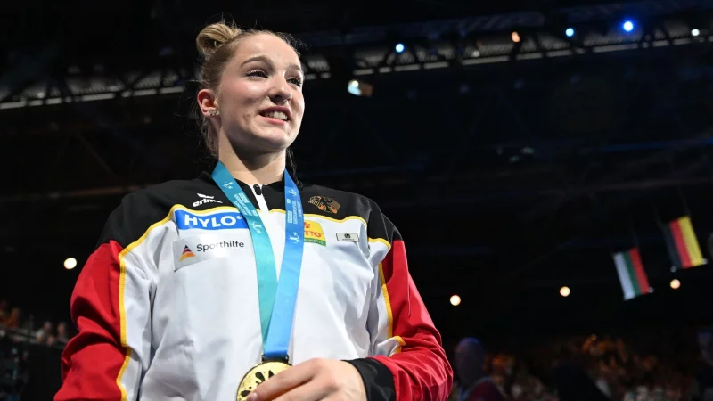 Europameisterin Karina Schönmaier freut sich auf das Sprungfinale. (Archivbild) - © Marijan Murat/dpa