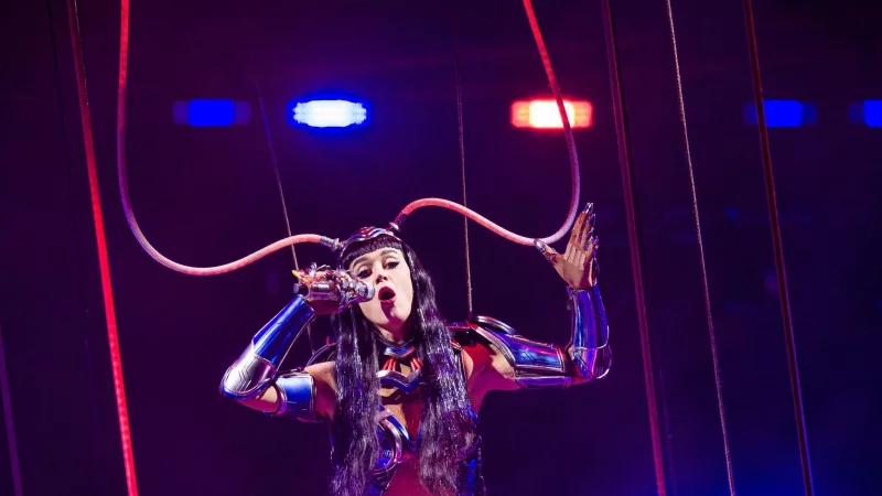 Katy Perry begeisterte ihre Fans in Hannover mit einer spektakul&auml;ren Science-Fiction-Show. (Archivbild) - &copy; Moritz Frankenberg/dpa