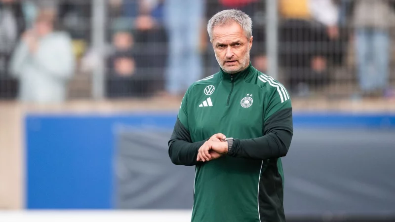 Beim Halbfinal-R&uuml;ckspiel in Frankfurt gefordert: Fu&szlig;ball-Bundestrainer Christian W&uuml;ck. - &copy; Marius Becker/dpa