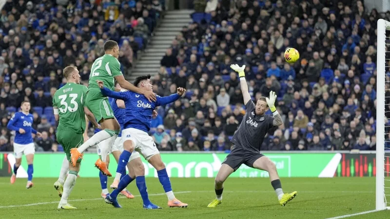 Malick Thiaw traf beim klaren Auswärtssieg von Newcastle United doppelt. - © Peter Byrne/PA Wire/dpa