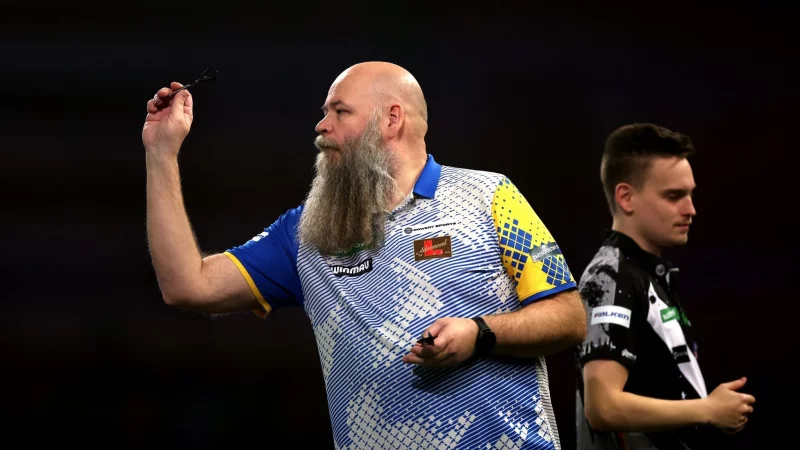 Zu stark: Andreas Harrysson bezwingt Ricardo Pietreczko - &copy; Steven Paston/PA Wire/dpa