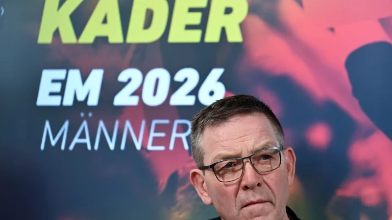 F&uuml;r Bundestrainer Alfred Gislason geht es bei der Handball-EM auch um die Sicherung seines Jobs. (Archivbild) - &copy; Federico Gambarini/dpa