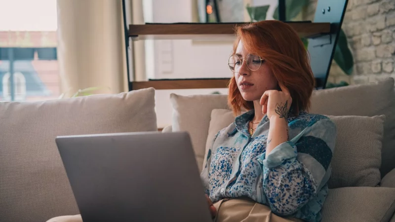 Alarmsignal: Wenn f&uuml;r die Bedienungsanleitung pl&ouml;tzlich Zahlungsdaten abgefragt werden, ist Vorsicht gefragt. Im Zweifel lieber nicht. - &copy; Zacharie Scheurer/dpa-tmn