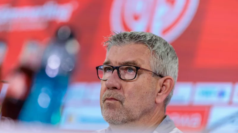 Urs Fischer will den FSV Mainz 05 zum Klassenerhalt in der Fußball-Bundesliga führen. - © Jörg Halisch/dpa