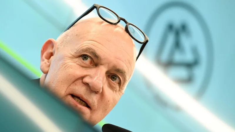 Bernd Neuendorf erwartet von der DFB-Auswahl die direkte Qualifikation f&uuml;r die Fu&szlig;ball-WM 2026. - &copy; Arne Dedert/dpa