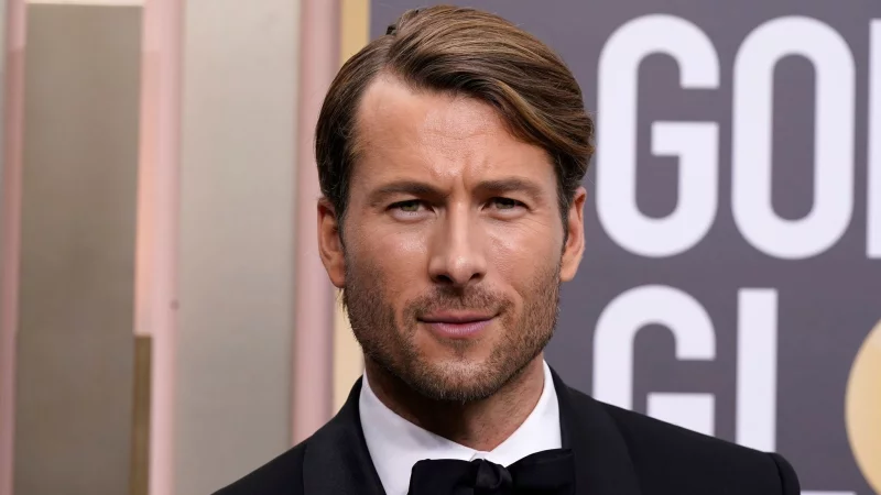 Glen Powell ist nicht der typische Action-Held (Archivbild) - &copy; Jordan Strauss/Invision/AP/dpa