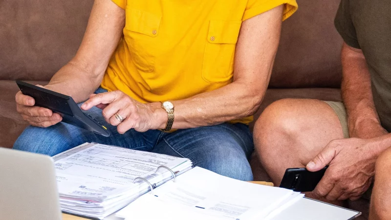 Zur Abgabe einer Steuererkl&auml;rung verpflichtet sind Rentnerinnen und Rentner immer dann, wenn ihr zu versteuerndes Einkommen den j&auml;hrlichen Grundfreibetrag &uuml;bersteigt. - &copy; Benjamin Nolte/dpa-tmn