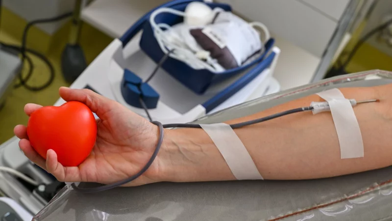 Blutspenden in der Erk&auml;ltungszeit: So viele Tage sollten Sie nach Infekt, Impfung oder Antibiotika-Einnnahme warten. - &copy; Patrick Pleul/dpa/dpa-tmn