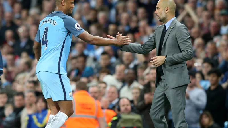 Vincent Kompany (l) und Pep Guardiola verbindet eine besondere Beziehung. (Archivbild) - &copy; Martin Rickett/Press Association/dpa