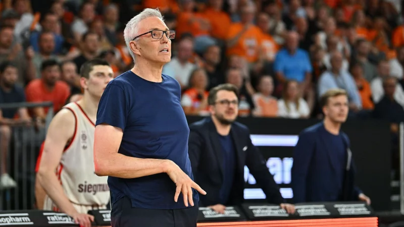 Coach Gordon Herbert sah eine weitere Niederlage des FC Bayern München in dieser Euroleague-Saison. - © Jan-Philipp Strobel/dpa