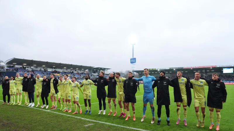 Hertha BSC feiert in Kiel. - © Marcus Brandt/dpa