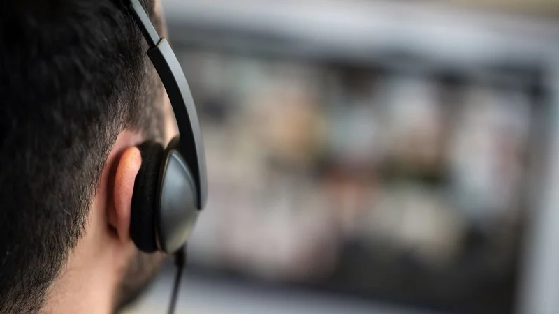 Videocalls eignen sich f&uuml;r sachorientierte Inhalte, k&ouml;nnen aber das Miteinander im Team nicht ersetzen. - &copy; Sebastian Gollnow/dpa/dpa-tmn