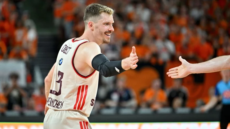 Bayerns Welt- und Europameister Andreas Obst traf gegen Bamberg fünf Dreier. (Archivbild) - © Jan-Philipp Strobel/dpa