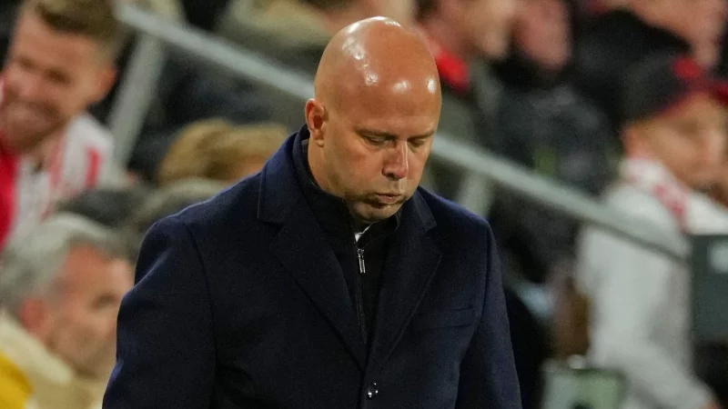 Arne Slot und der FC Liverpool stecken in einer Krise. (Archivbild) - &copy; Dave Shopland/AP/dpa