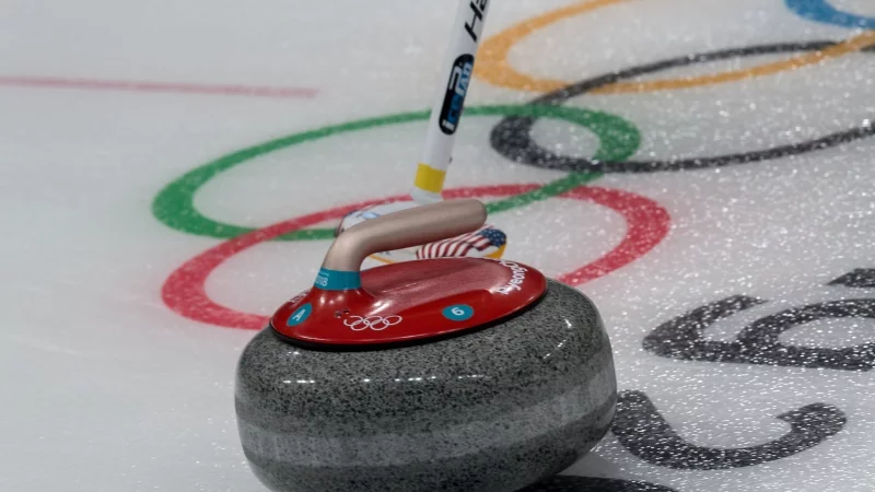 Curling findet bei Olympia ohne ein deutsches Frauenteam statt. (Archivbild) - © Peter Kneffel/dpa