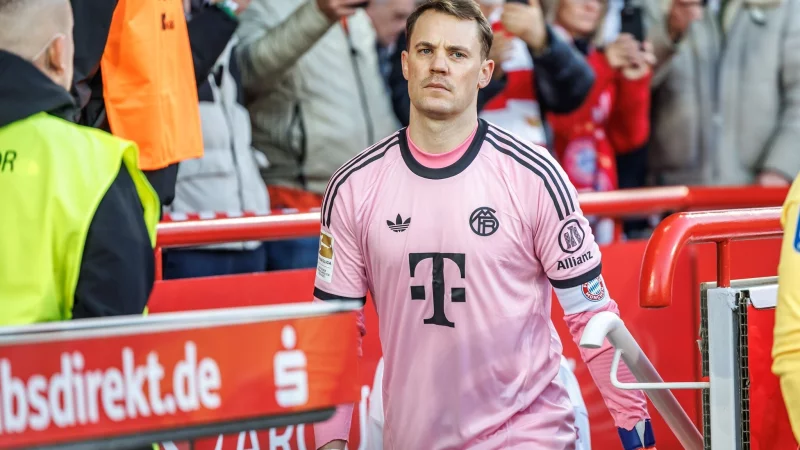 Ist Manuel Neuer beim Heimspiel gegen Freiburg fit? - &copy; Andreas Gora/dpa