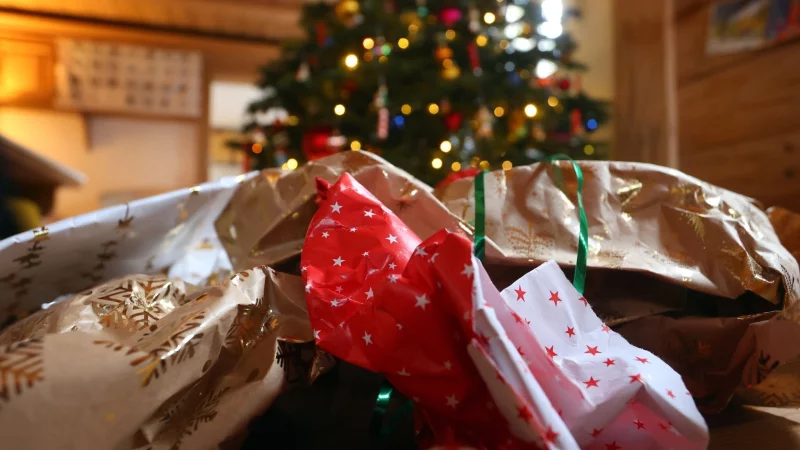 Die Reste vom Fest: Auch wenn es verlockt - nicht alles davon gehört in den Restmüll. - © Karl-Josef Hildenbrand/dpa/dpa-tmn