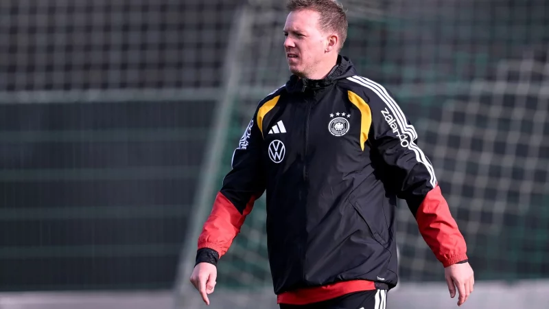 Julian Nagelsmann muss nach Kimmichs Verletzung umbauen. - &copy; David Inderlied/dpa