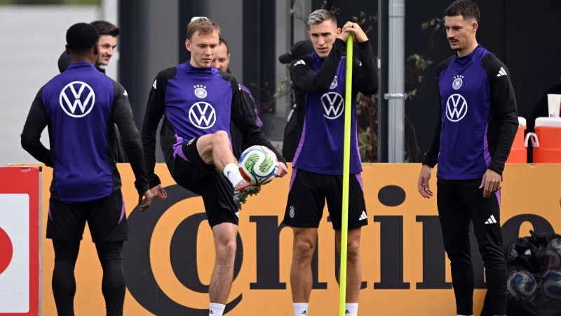 Nico Schlotterbeck ist ein Hoffnungsträger der DFB-Elf auf das WM-Ticket. - © Federico Gambarini/dpa