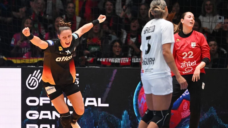 Die deutschen Handballerinnen haben vorzeitig die WM-Hauptrunde erreicht. - © Marijan Murat/dpa