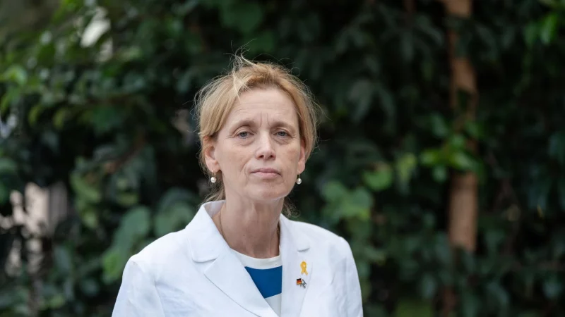 Bildungsministerin Karin Prien stellt sich gegen die Forderung mehrerer Staaten, Israel vom Eurovision Song Contest (ESC) auszuschlie&szlig;en. - &copy; Ilia Yefimovich/dpa