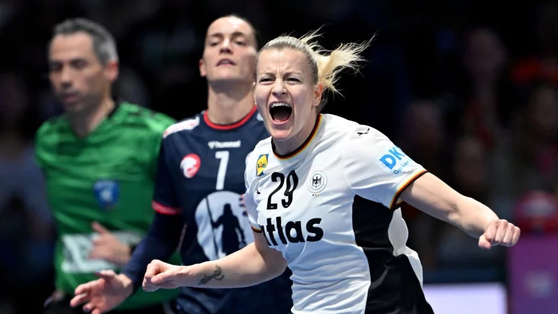 Kapit&auml;nin Antje D&ouml;ll f&uuml;hrt Deutschlands Handballerinnen zum gr&ouml;&szlig;ten Erfolg seit 1993. - &copy; Federico Gambarini/dpa