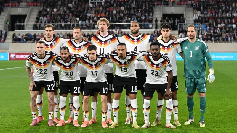 Deutschlands Nationalteam beim Gruppenfoto. - &copy; Federico Gambarini/dpa