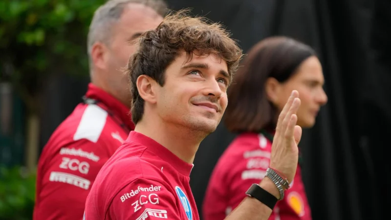 Ferrari-Star Charles Leclerc hatte erfreuliche private Nachrichten f&uuml;r seine Fans. - &copy; Vincent Thian/AP/dpa