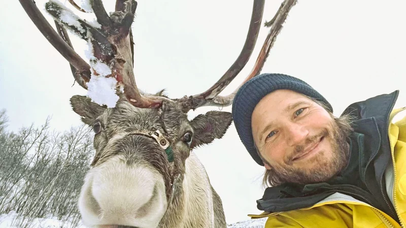Schauspieler Sebastian Str&ouml;bel nimmt sein Publikum in der ZDF-Dokumentation &laquo;Meine Arktis&raquo; mit ans eisige Ende der Welt. (Handout) - &copy; David Enge/ZDF/dpa