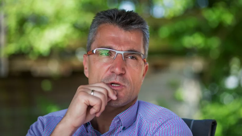 Schiedsrichter-Chef Knut Kircher kann sich eine Pokal-Reform beim Einsatz des Video-Assistenten vorstellen. - &copy; Christoph Schmidt/dpa