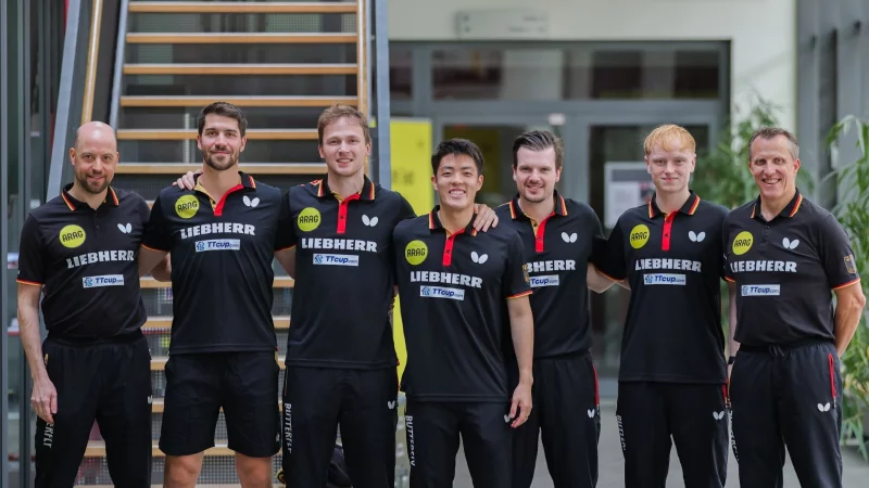 Aus im EM-Halbfinale: Die deutsche Tischtennis-Nationalmannschaft der Männer. - © Rolf Vennenbernd/dpa