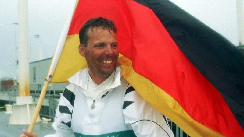 Jochen Schümann gewann 1996 die olympische Goldmedaille. - © Andreas_Altwein/dpa