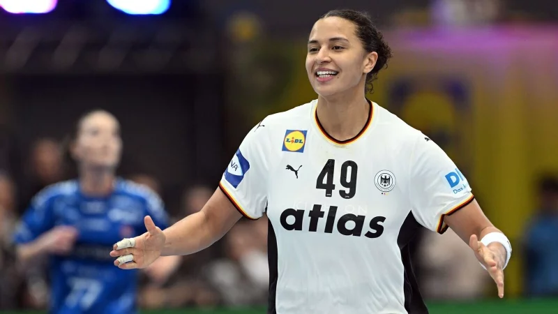 Bekannt für ihr Dauergrinsen: WM-Neuling Aimée von Pereira. - © Federico Gambarini/dpa