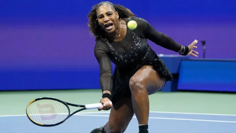 Sehen die Fans Serena Williams bald wieder auf dem Tennisplatz? Nein, sagte sie selbst. (Archivbild) - © John Minchillo/AP/dpa