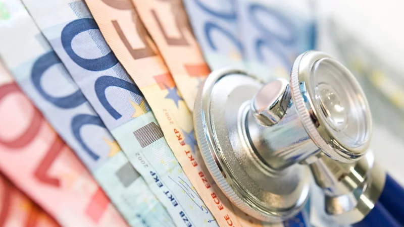 Wer nach einem Unfall im Zusammenhang mit der Arbeit l&auml;nger oder ganz arbeitsunf&auml;hig ist, bekommt von der Unfallversicherung eine Rente. - &copy; Franziska Gabbert/dpa-tmn