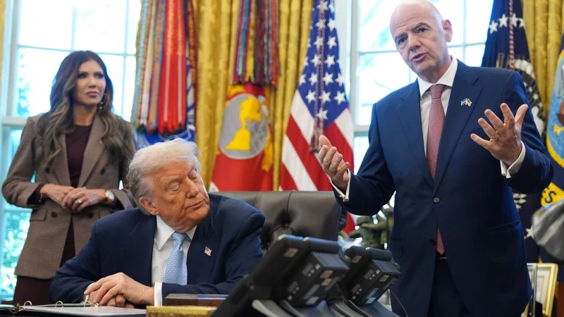 Die US-Regierung um Pr&auml;sident Donald Trump will Inhaber eines WM-Tickets bei Visa-Terminen bevorzugt behandeln. - &copy; Evan Vucci/AP/dpa