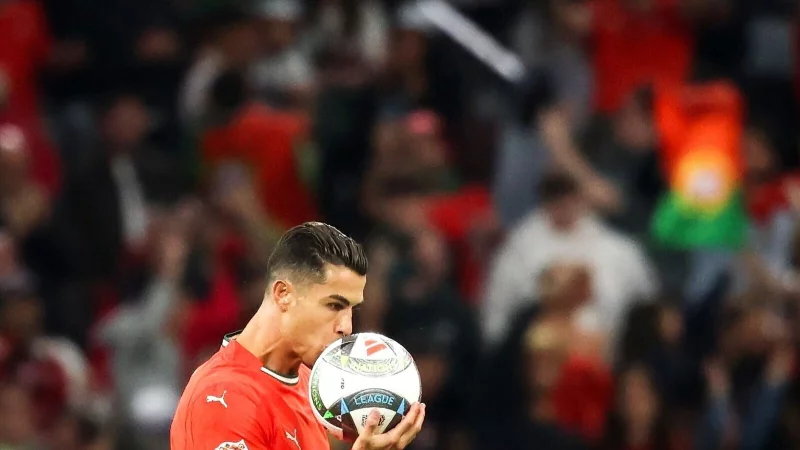 Eine WM will Cristiano Ronaldo noch spielen. - &copy; Christian Charisius/dpa