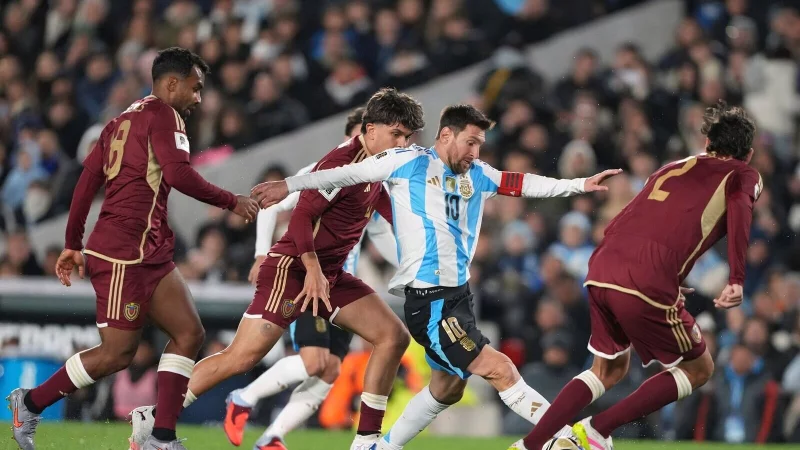 Messi spielt mit Argentinien nicht wie geplant in Chicago, sondern in Florida gegen Puerto Rico. (Archiv-Foto) - © Natacha Pisarenko/AP/dpa