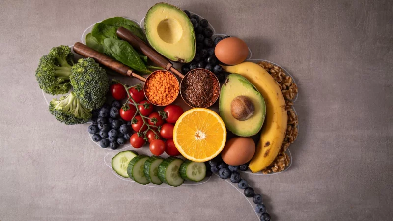 Zwischen Gehirn und Darm besteht ein komplexes Zusammenspiel. - © Christin Klose/dpa-tmn