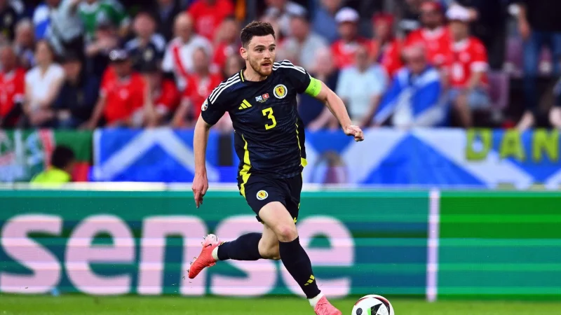 Der schottische Fu&szlig;ballprofi Andrew Robertson. (Archiv) - &copy; Marius Becker/dpa