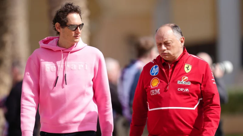 Ferrari-Boss John Elkann gibt ein klares Bekenntnis zu Teamchef Fred Vasseur ab. - © David Davies/PA Wire/dpa