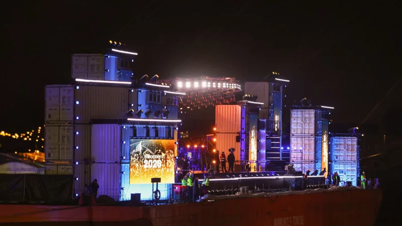 Erstmals findet die ZDF-Silvestershow nicht am Brandenburger Tor, sondern im Hamburger Hafen statt. - &copy; Christian Charisius/dpa
