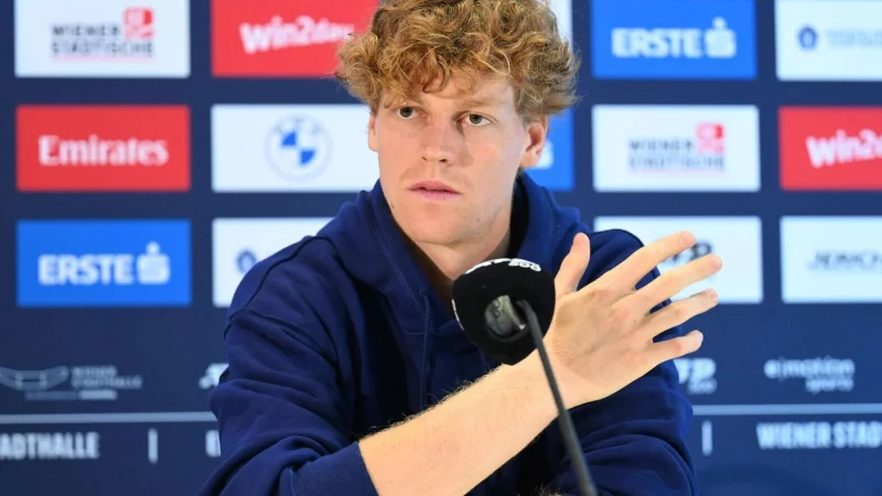 Jannik Sinner muss sich Kritik wegen seines Startverzichts beim Davis Cup Final gefallen lassen. - © Helmut Fohringer/APA/dpa