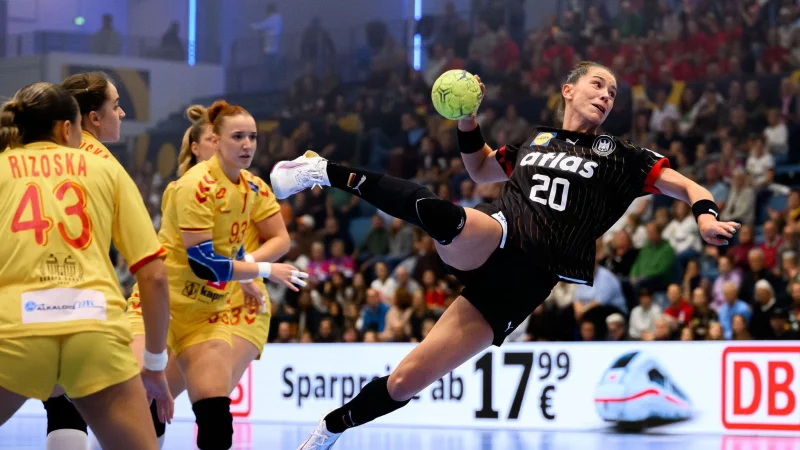 Emily Vogel feiert mit Deutschland einen Pflichtsieg. - © Marco Wolf/dpa