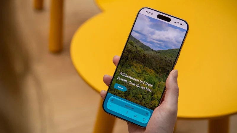 Ausgewogene Mediennutzung erlernen: Die Web-App &laquo;freii&raquo; bietet einem drei Wochen lang kleine Challenges und Infos, um ziellosem Scrollen vorzubeugen. - &copy; Nico Tapia/dpa-tmn