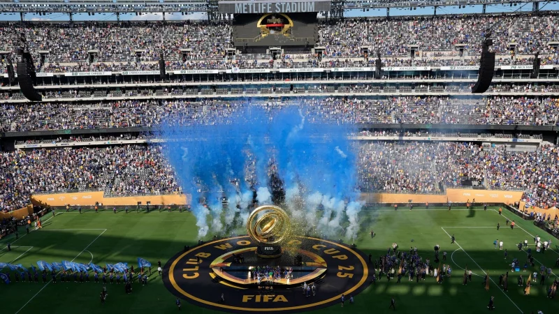 Bei der WM 2026 dürfte es viel Spektakel und Inszenierung geben. - © Pamela Smith/AP/dpa