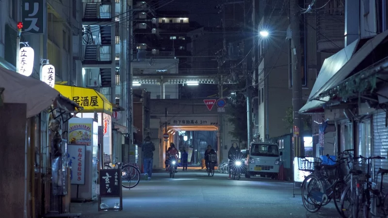 &laquo;Nachtfluchtunternehmen&raquo; schicken zu jeder Uhrzeit M&ouml;belwagen. - &copy; Andreas Hartmann/Arte/dpa