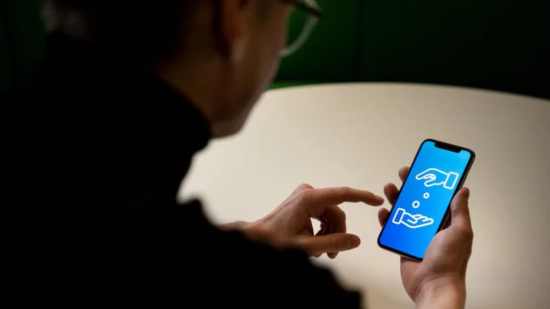 Rund um die Uhr verf&uuml;gbar: Instant Payments erm&ouml;glichen schnelle Zahlungen an 365 Tagen im Jahr. - &copy; Zacharie Scheurer/dpa-tmn